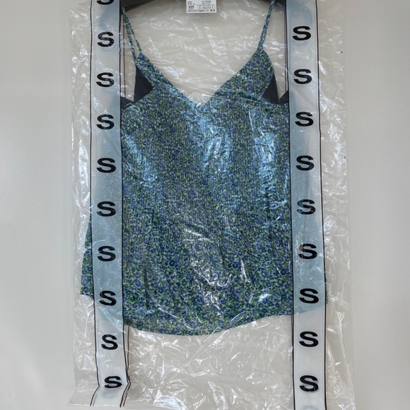 Pleated top - Picture 8 of 8